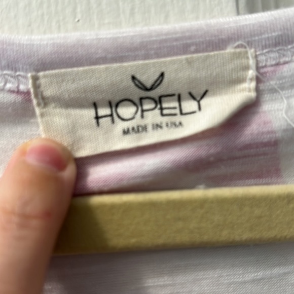 Hopely Flare Sleeve Tee - Fuchsia Star Design - Size Small - Picture 6 of 8